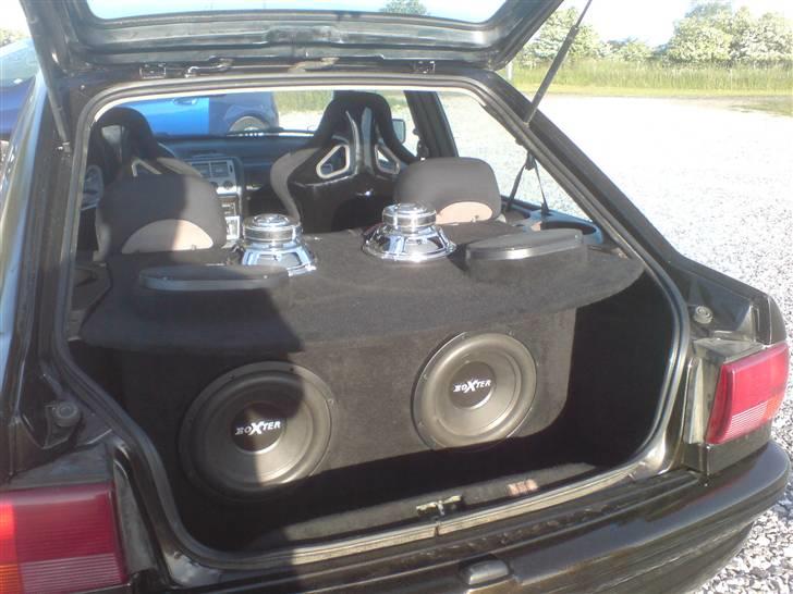 Ford Escort 1,8i sport (solgt) billede 8