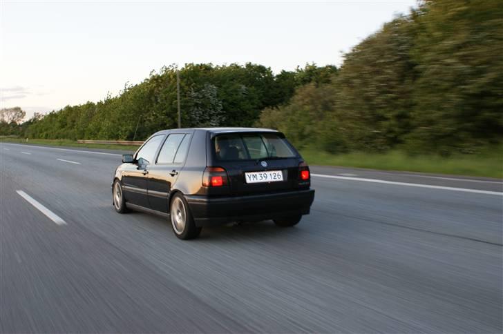 VW Golf 1.8 GT Solgt billede 4