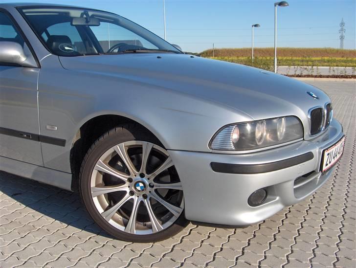 BMW BMW 528iA 2,8 Steptr. 4d billede 1