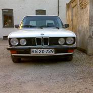 BMW 520 I E28 "SKROTTET"