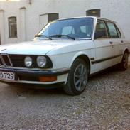 BMW 520 I E28 "SKROTTET"