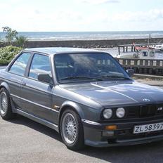 BMW E30 325i M-TECH 1