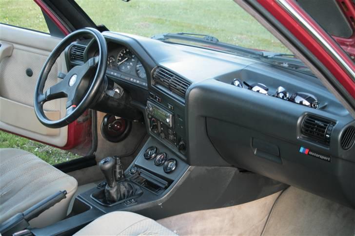 BMW 320I TURBO *SOLGT* billede 4