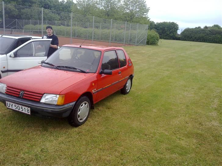 Peugeot 205 1,1colerline Solgt! billede 3