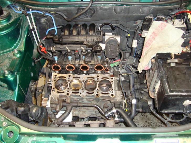 Fiat punto II - kølerslangen røg og den smed alt vandet og så måtte jeg skifte toppakning billede 9