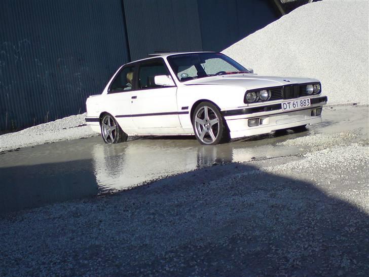 BMW 320i - Floating ... billede 3