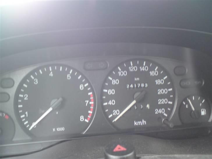 Ford mondeo (total skadet) billede 3