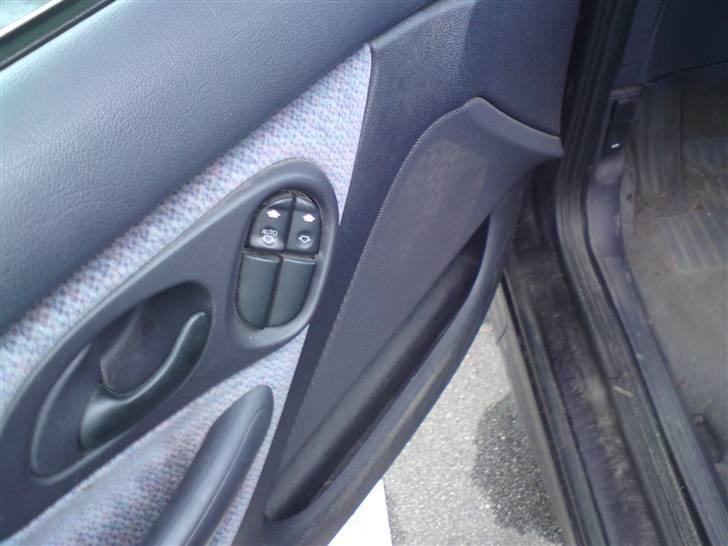 Ford mondeo (total skadet) billede 11