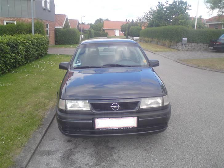 Opel Vetra A (SOLGT) billede 1