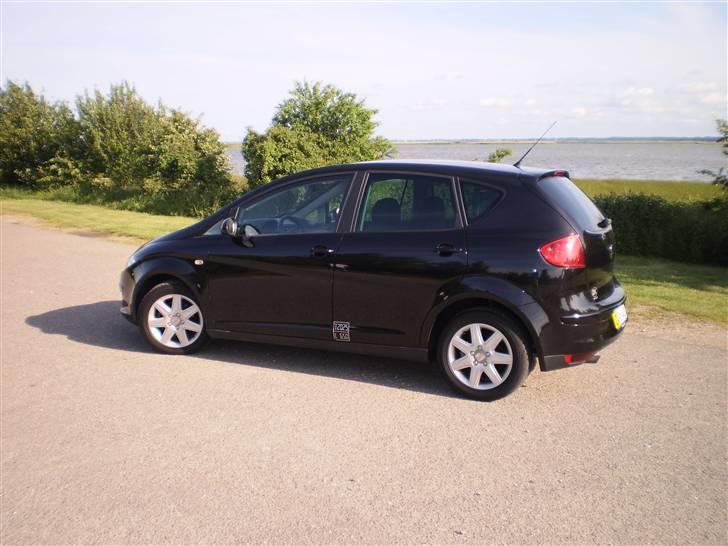 Seat Altea 1.9 TDi Stylance - SOLGT - - Lidt kedeligt udseende men den er en fornøjelse at køre. :) billede 2