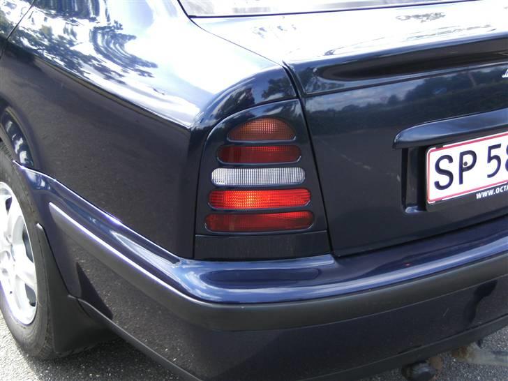 Skoda octavia glx - lygtemasker bag og bagspoiler billede 4