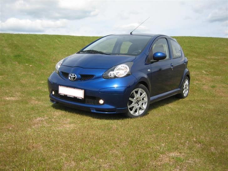 Toyota Aygo 1,0 Komfort Blue TTE *Solgt* billede 1