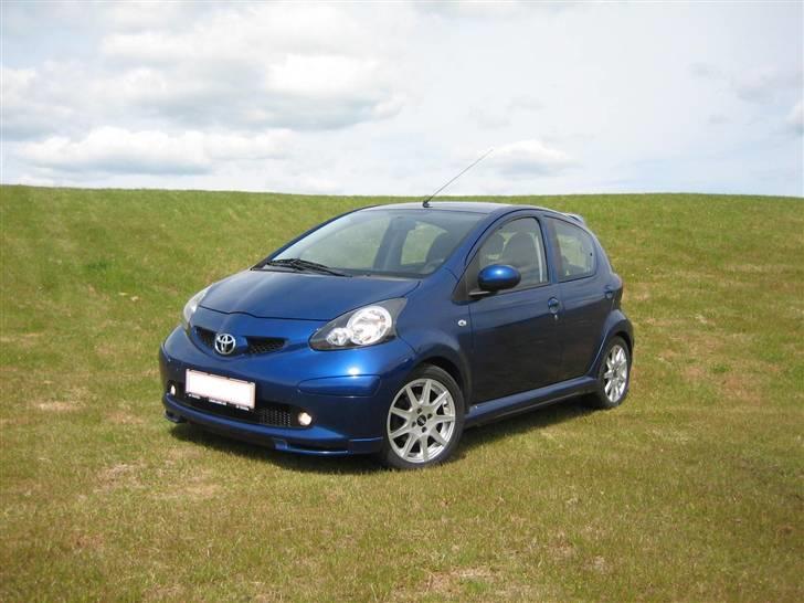 Toyota Aygo 1,0 Komfort Blue TTE *Solgt* billede 2