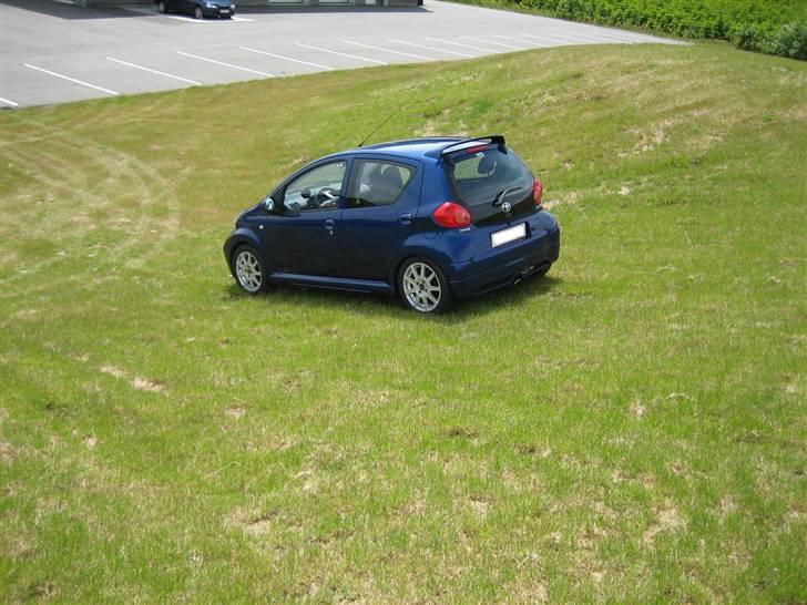 Toyota Aygo 1,0 Komfort Blue TTE *Solgt* billede 17