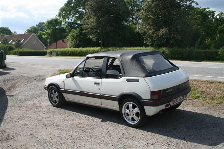 Peugeot 205 CTI. Solgt billede 11