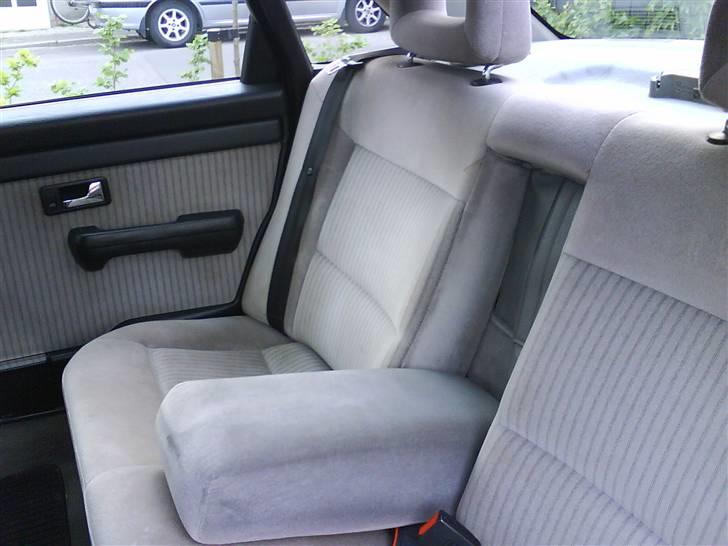 Audi 100 2,3 SOLGT billede 12