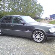 Mercedes Benz 124 230E