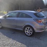 Opel Astra GTC Limited 3d