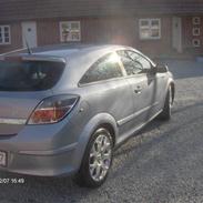 Opel Astra GTC Limited 3d