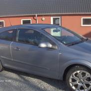 Opel Astra GTC Limited 3d