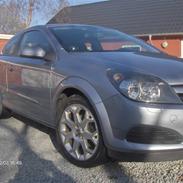 Opel Astra GTC Limited 3d