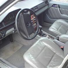 Mercedes Benz 124 230E