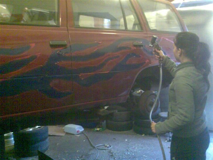 Opel Kadett ¤DØD¤ - Så blev den malet på den ene side.. den anden side kommer nok engang når der er tid billede 7