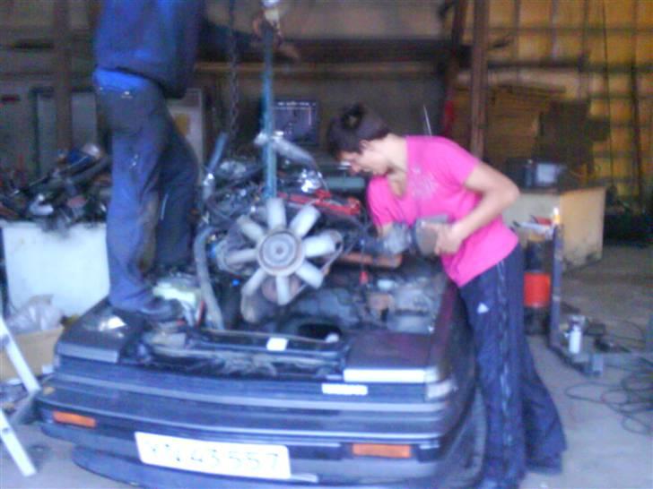 Nissan silvia - den nye motor er ved og blive monteret. billede 10