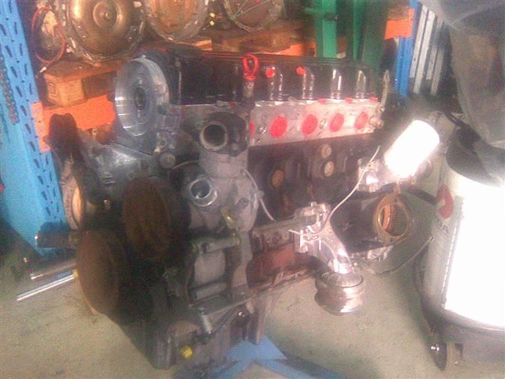 Mercedes Benz 190E 3,0 til DRIFT - Så er motoren ved og være klar til at lægge i billede 13