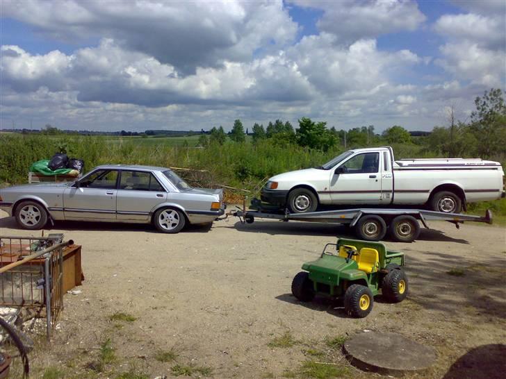 Ford Sierra P100 1,8TD.(SOLGT) - Så er der Ford vogntog :-) billede 7