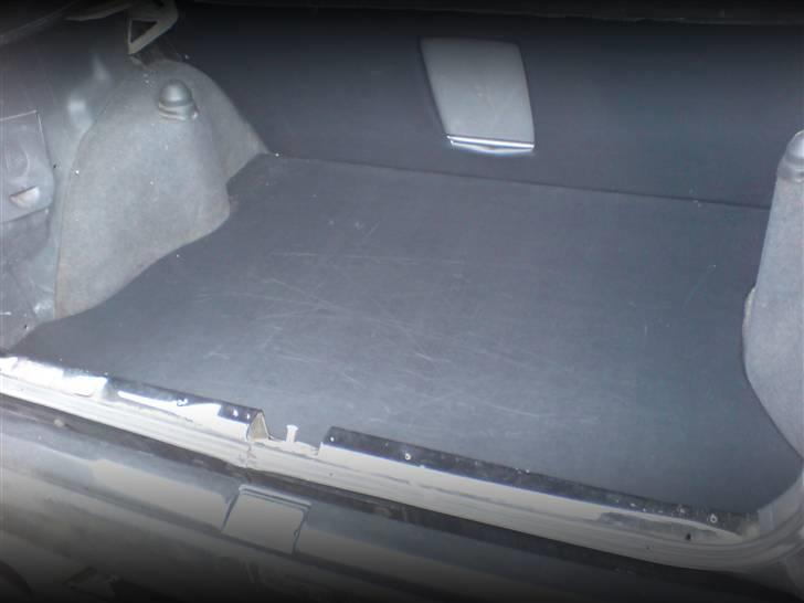 Opel Kadett E GSI 16v  - bagagerummet. uden anlæg billede 12