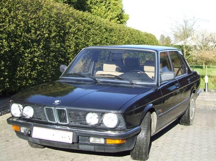 BMW E28 528i billede 1