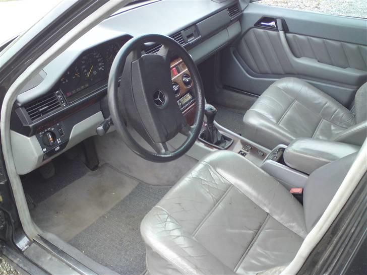 Mercedes Benz 124 230E billede 2