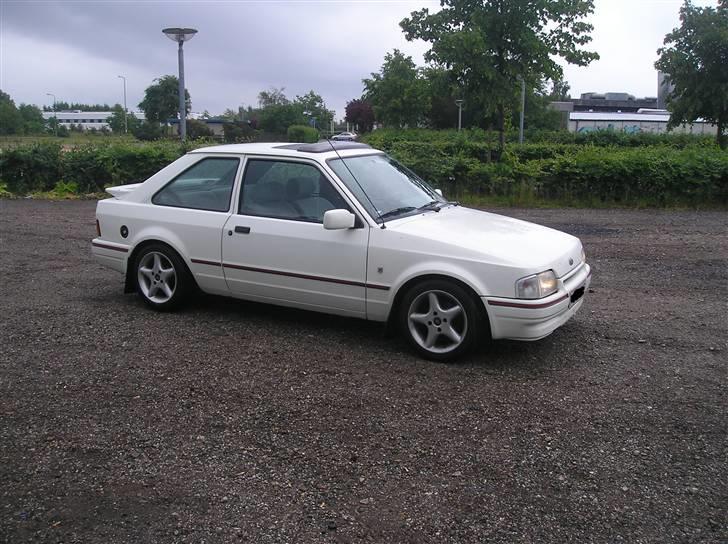Ford Escort 1.4 Savoy soon RST billede 4