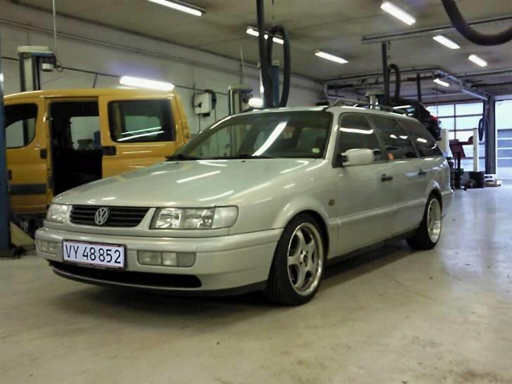 VW Passat 3A - beklager bilen ikke er vasket. billede 1