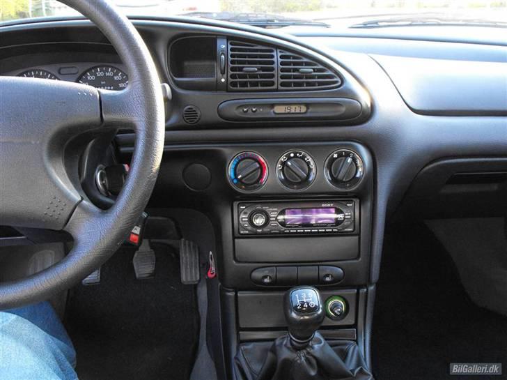 Ford Mondeo 1,8 " Totalskadet" billede 6