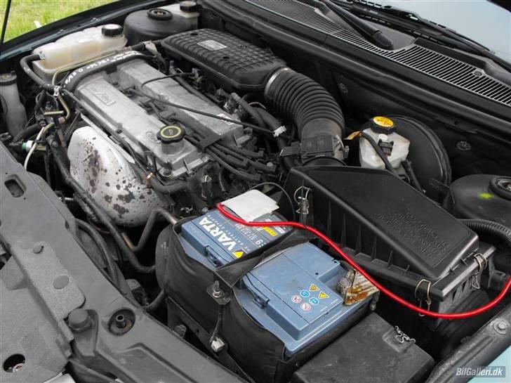 Ford Mondeo 1,8 " Totalskadet" billede 8