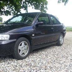 Ford Escort.1.8i 16v sport.
