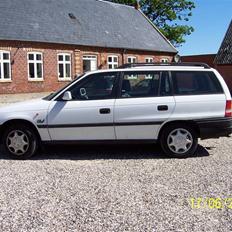 Opel Astra F 1.6i --byttet--