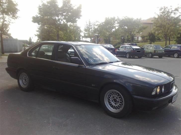 BMW E34 525i "BIMSE" Stjålet - Med den gamle Rocco i bagrunden billede 6
