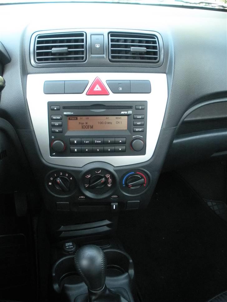 Kia Picanto Active - Den 15. juni 2009. - Midterkonsollen. billede 7