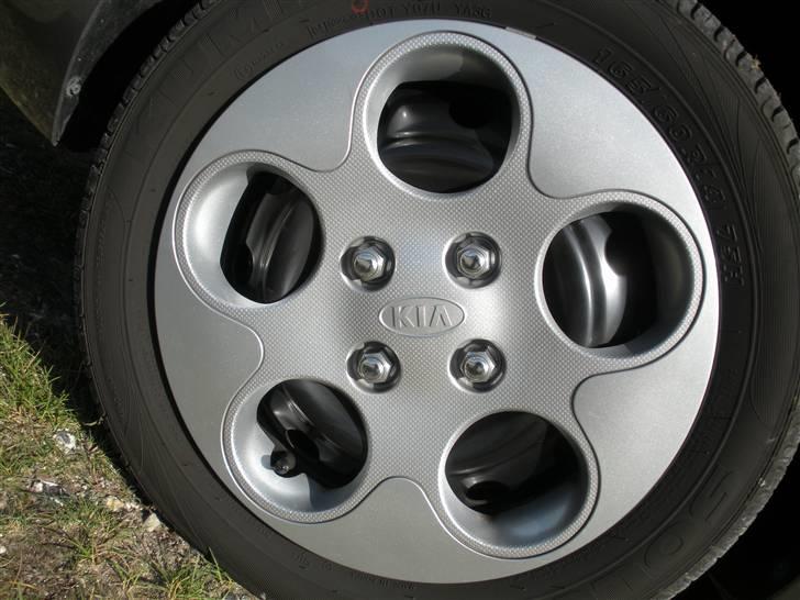 Kia Picanto Active - Den 15. juni 2009. - Dæk og fælge. Bare den almindelige standard. billede 8