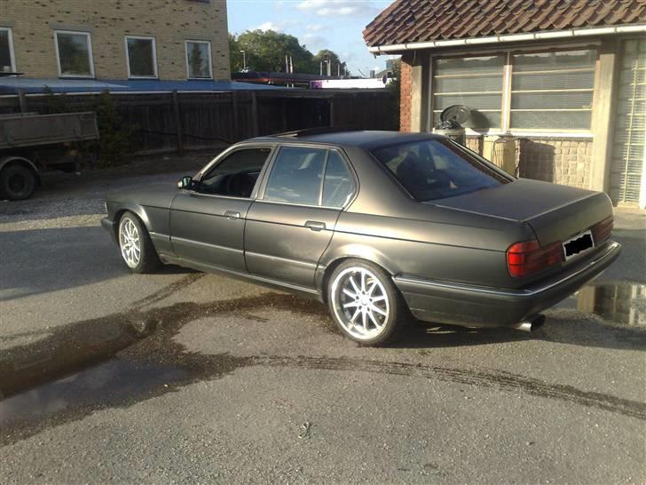 BMW E32 735i **SOLGT** billede 4