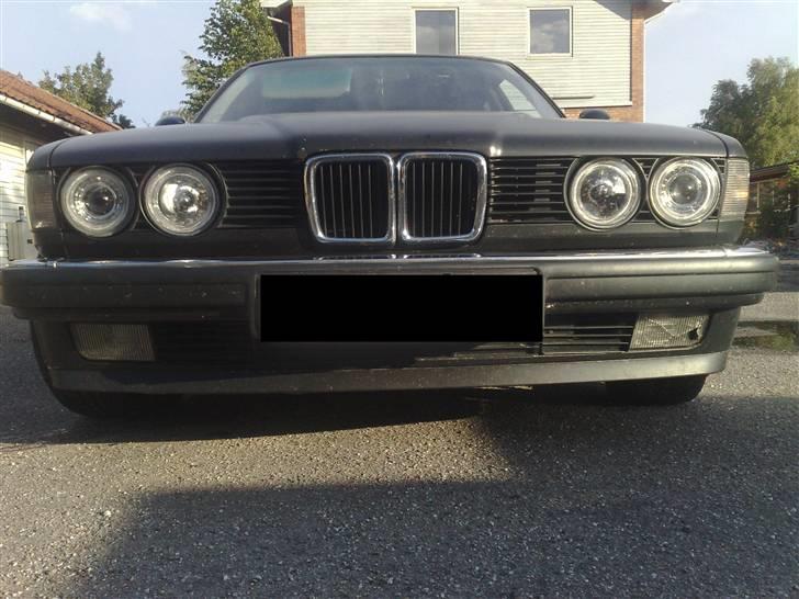 BMW E32 735i **SOLGT** billede 6