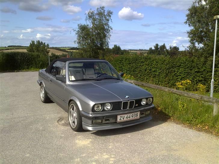 BMW E30 2,5M50 Cabrio SOLGT billede 1