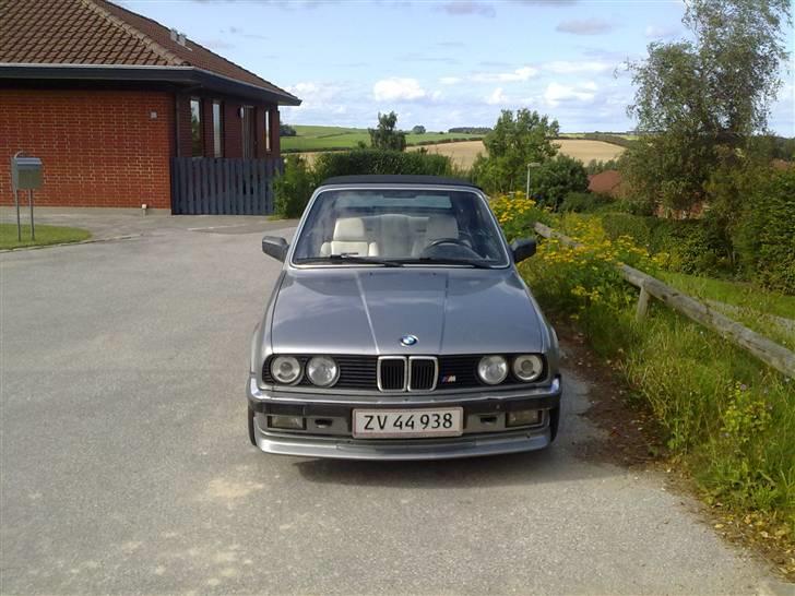 BMW E30 2,5M50 Cabrio SOLGT billede 2
