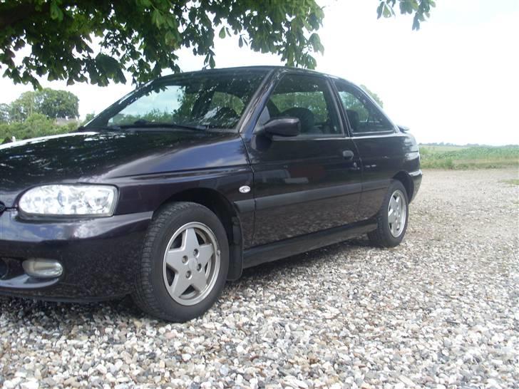 Ford Escort.1.8i 16v sport. billede 2