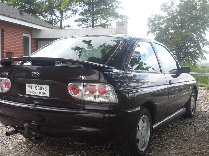 Ford Escort.1.8i 16v sport. billede 4