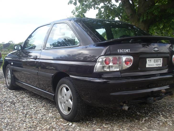 Ford Escort.1.8i 16v sport. billede 5