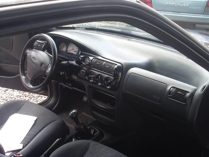 Ford Escort.1.8i 16v sport. billede 10